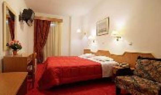 Iniohos Hotel Delphi Buitenkant foto