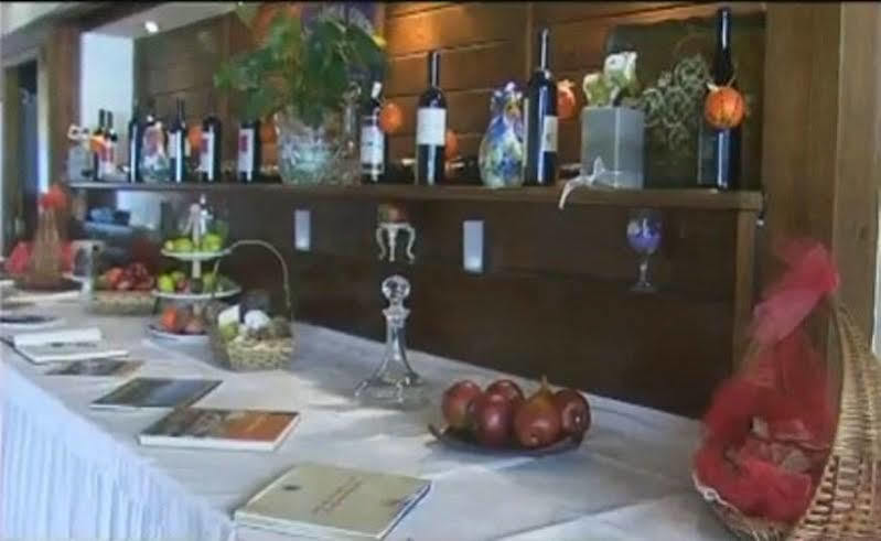 Iniohos Hotel Delphi Buitenkant foto